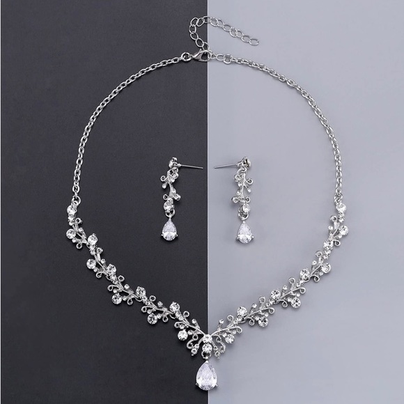 Lillie & White-Clear Crystal and Cubic Zircon Necklace and Earrings Jewelry Set - Picture 2 of 3